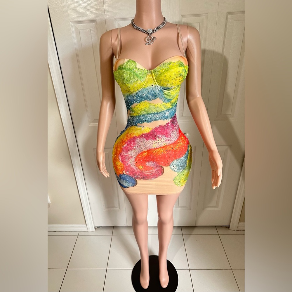 Luxe Crystal Dress

Rhinestone & Crystal detail

Has stretch

Fits true to size